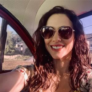 Meet your Posher, Gena